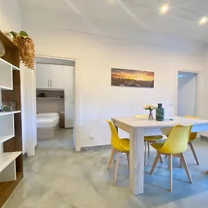 Casa Rosa- Nel Con Posto Auto, Zona Tranquilla,wifi Gratuito,aria Condizionata Appartement